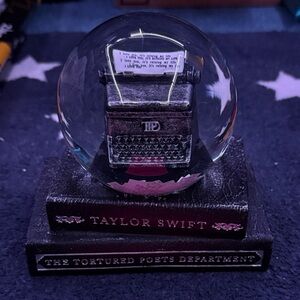 TTPD Typewriter Snowglobe PLZ READ CAPTION